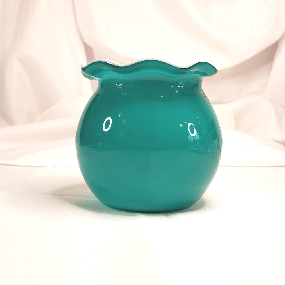 Gorgeous Design China 4" Ruffled Edge Glass Bowl Vase Turquoise & White Inside - Picture 6 of 10